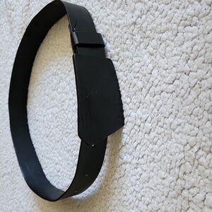Black leather belt w/ black leather buckle Sz 36" minimalist classic goth office